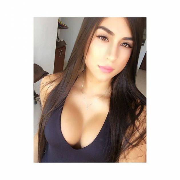 Hot Latinas Photos